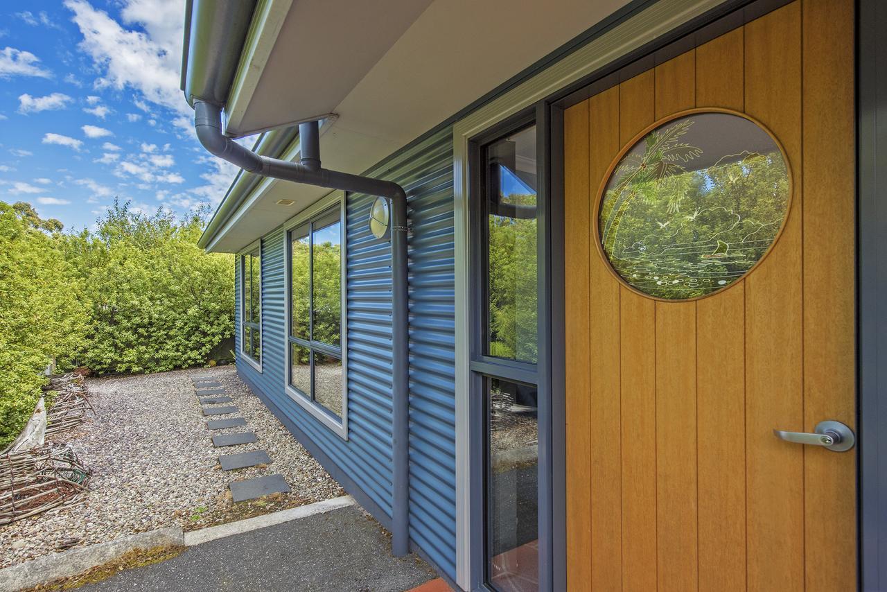 Strahan Bungalows Exteriör bild